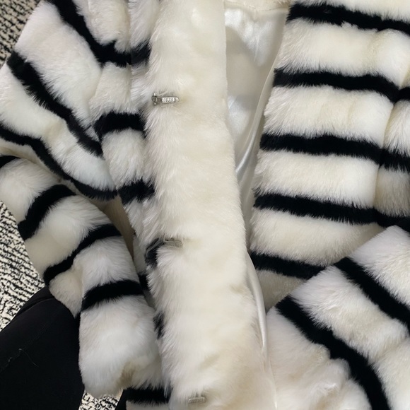 Faux Fur Black And White Striped Coat - size x-small - Picture 5 of 12